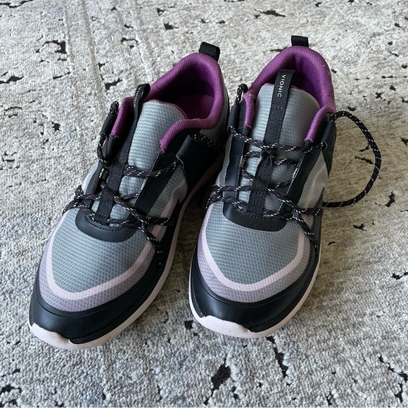 Vionic Sneakers - Size 9 - Picture 1 of 5